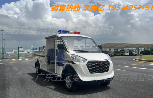 五菱M100巡邏車WLDM11雙排皮卡